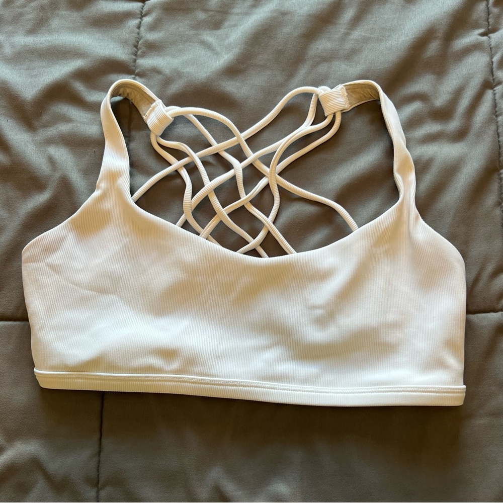 Lululemon free to be wild bra